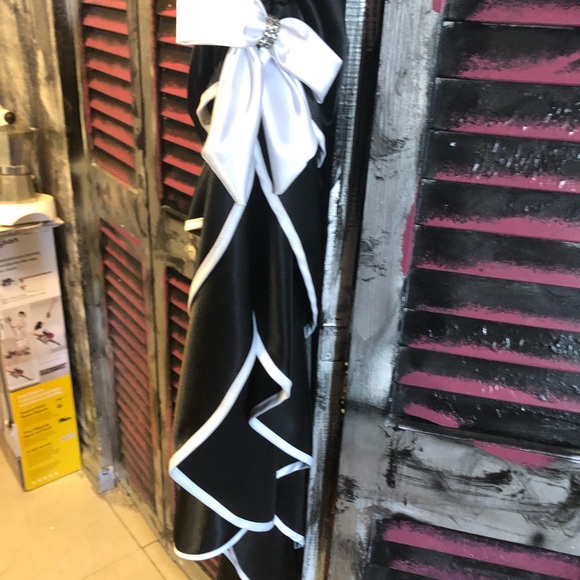 Gorgeous dress Blondie Nites by Linda Berneli - Picture 3 of 8